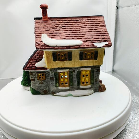 Village Inn Ceramic Christmas Village House Light-Up Style Vintage Holiday Décor - Picture 3 of 9